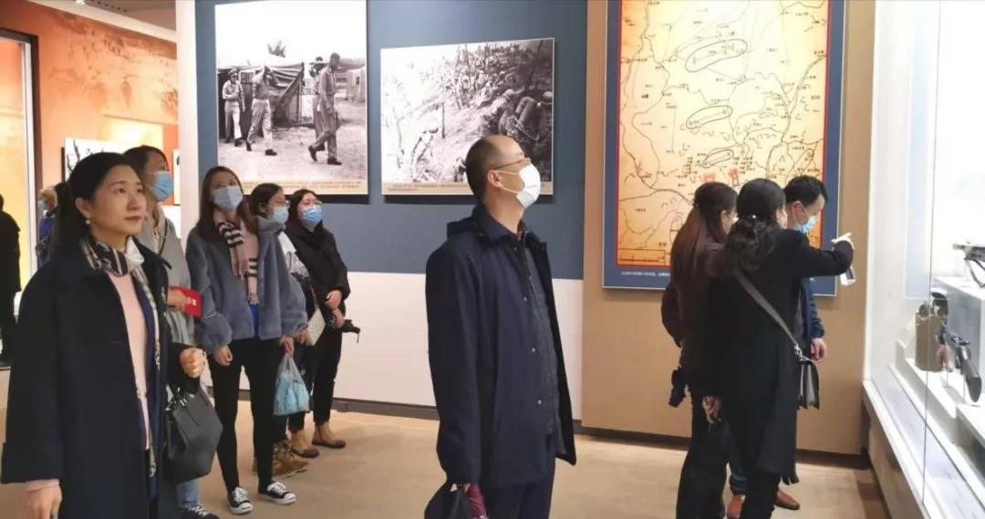 财科院职工第五党支部参观抗美援朝70周年主题展览