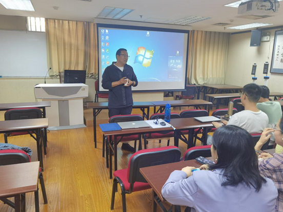 张庆龙教授为我院研究生做专题讲座
