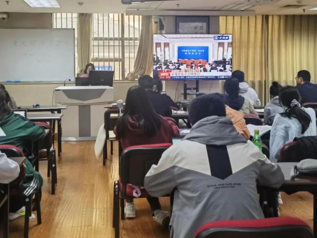 聚焦两会 | 财科院青年学生热议政府工作报告